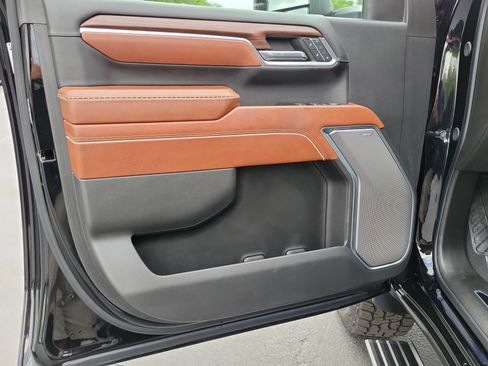 Used 2024 GMC Sierra 2500 Denali Ultimate image 19