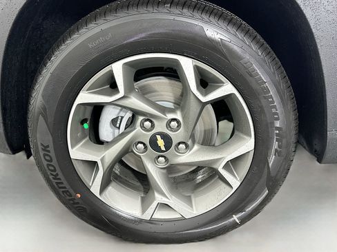 New 2026 Chevrolet Trax LT w/ Sunroof Package image 31