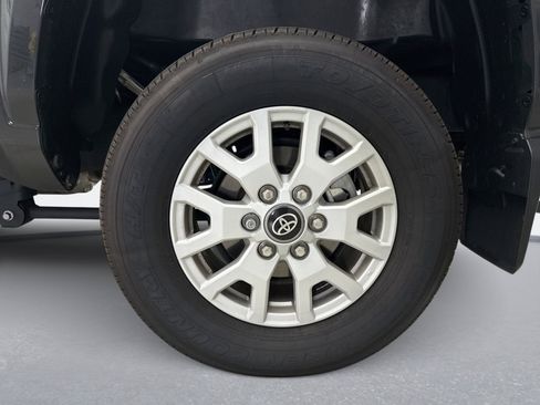 Used 2025 Toyota Tacoma SR5 AWD/4WD image 11