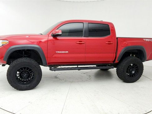 Used 2022 Toyota Tacoma SR5 image 2