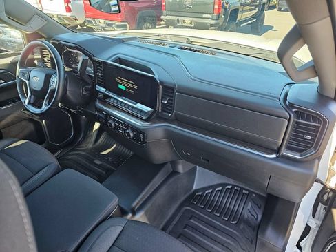 Used 2024 Chevrolet Silverado 1500 LT w/ Z71 Off-Road Package AWD/4WD image 11