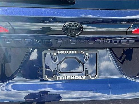 Used 2024 Toyota Grand Highlander AWD Hybrid image 24