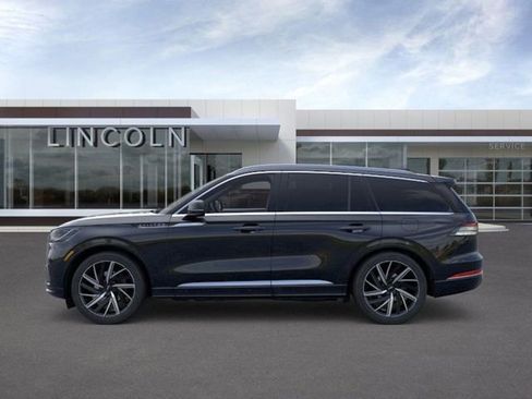 New 2025 Lincoln Aviator Black Label AWD/4WD image 3