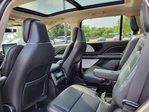 Used 2020 Lincoln Aviator Reserve w/ Equipment Group 202A AWD/4WD image 23