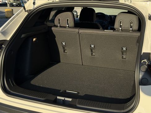 New 2026 Chevrolet Trax RS w/ Sunroof Package image 32