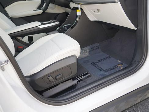 New 2027 BMW X2 xDrive28i AWD/4WD image 17