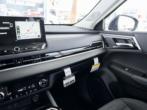 Used 2025 Mitsubishi Outlander SE image 53