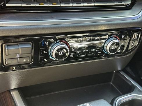 Used 2022 GMC Sierra 1500 SLT w/ SLT Premium Plus Package image 38