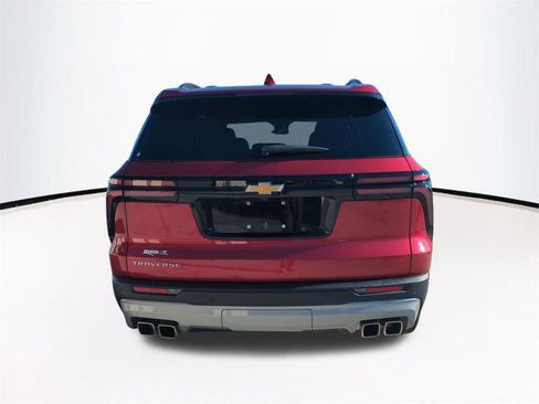 Used 2025 Chevrolet Traverse LT image 6
