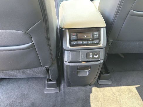 Used 2024 Subaru Ascent Limited w/ Popular Package #2 AWD/4WD image 24
