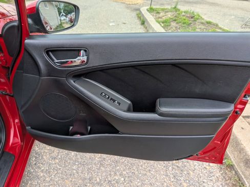 Used 2018 Kia Forte S w/ S Technology Plus Package FWD image 34