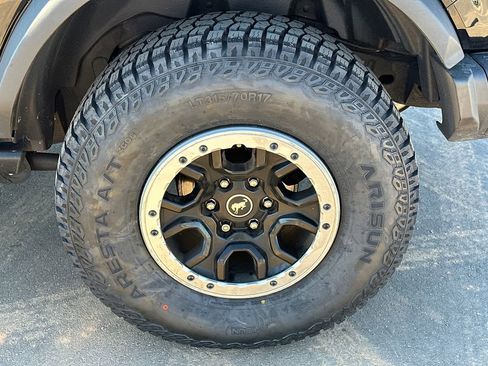 Used 2023 Ford Bronco Badlands w/ Sasquatch Package image 19