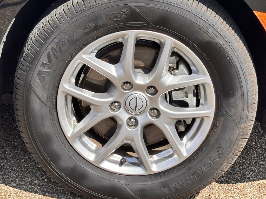 Used 2025 Chrysler Pacifica Select FWD image 3