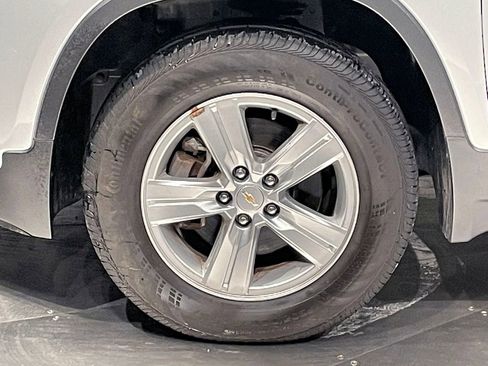 Used 2022 Chevrolet Trax LT w/ LT Convenience Package image 37