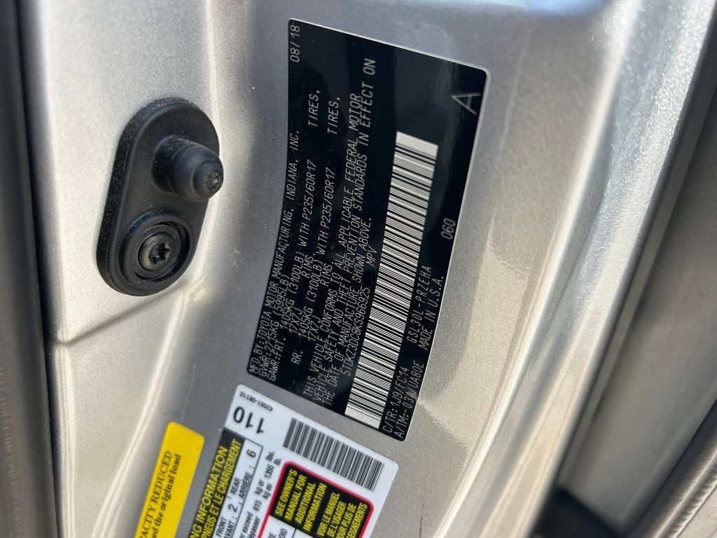 Used 2019 Toyota Sienna LE w/ LE Preferred Package FWD image 10