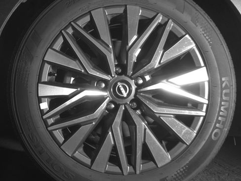 Used 2025 Nissan Altima 2.5 SV image 12