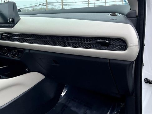 Used 2023 Honda HR-V LX image 18