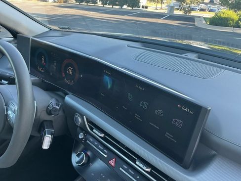 Used 2025 Hyundai Sonata SEL FWD image 32