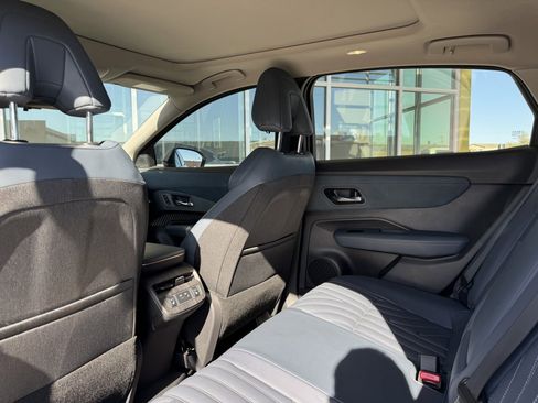 Used 2023 Nissan Ariya image 38