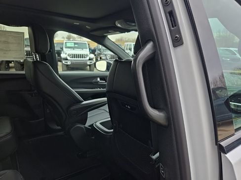 New 2026 Chrysler Pacifica Select w/ S Appearance Package FWD image 80