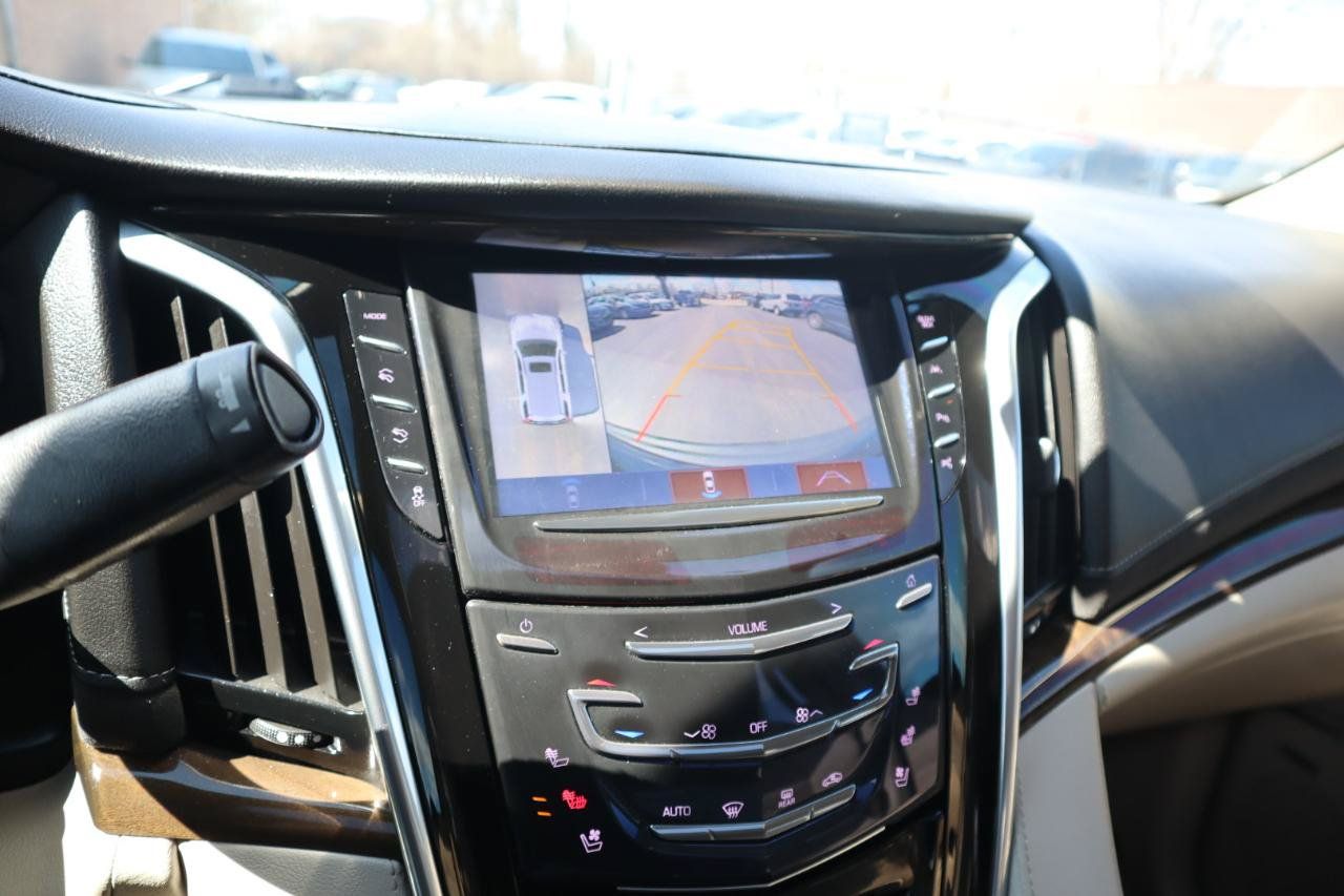 Used 2020 Cadillac Escalade Luxury RWD image 23