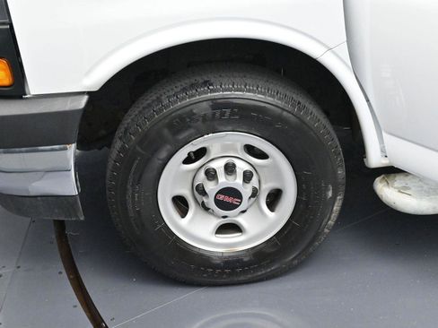 Used 2024 GMC Savana 2500 w/ Driver Convenience Package image 26