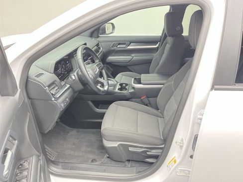 Certified 2026 GMC Terrain Elevation AWD/4WD image 3