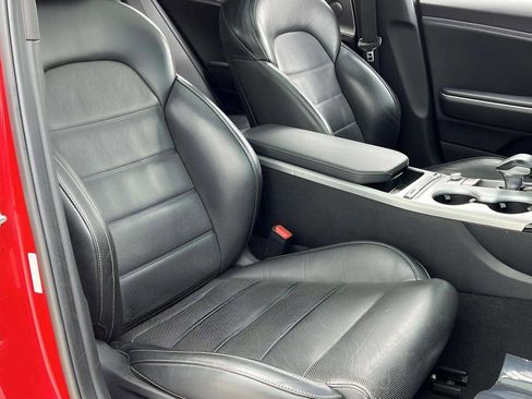 Used 2018 Kia Stinger GT2 image 18