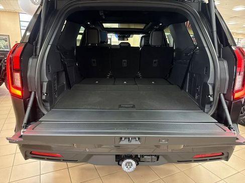 New 2026 Ford Expedition Tremor image 11