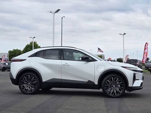 New 2026 Toyota C-HR AWD/4WD image 4