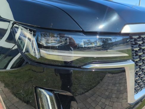 Used 2023 Cadillac Escalade ESV Premium Luxury image 9