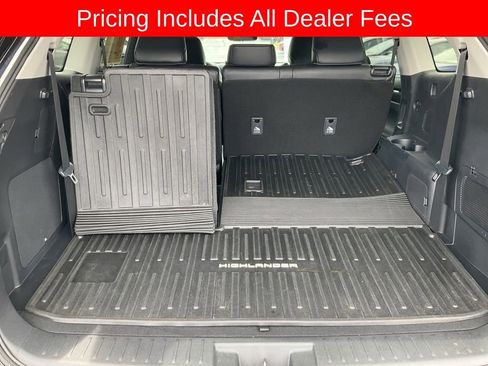 Used 2024 Toyota Highlander Limited AWD/4WD image 15