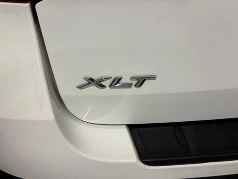 Used 2020 Ford Explorer XLT w/ Equipment Group 202A RWD image 11