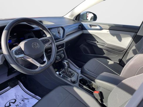 Used 2023 Volkswagen Taos SE image 4