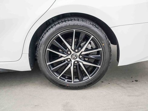 Certified 2022 Toyota Camry SE image 8