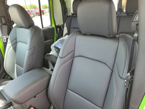 New 2025 Jeep Gladiator Sport image 16