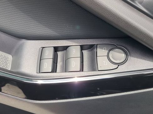 New 2027 Chevrolet Equinox LT FWD image 18