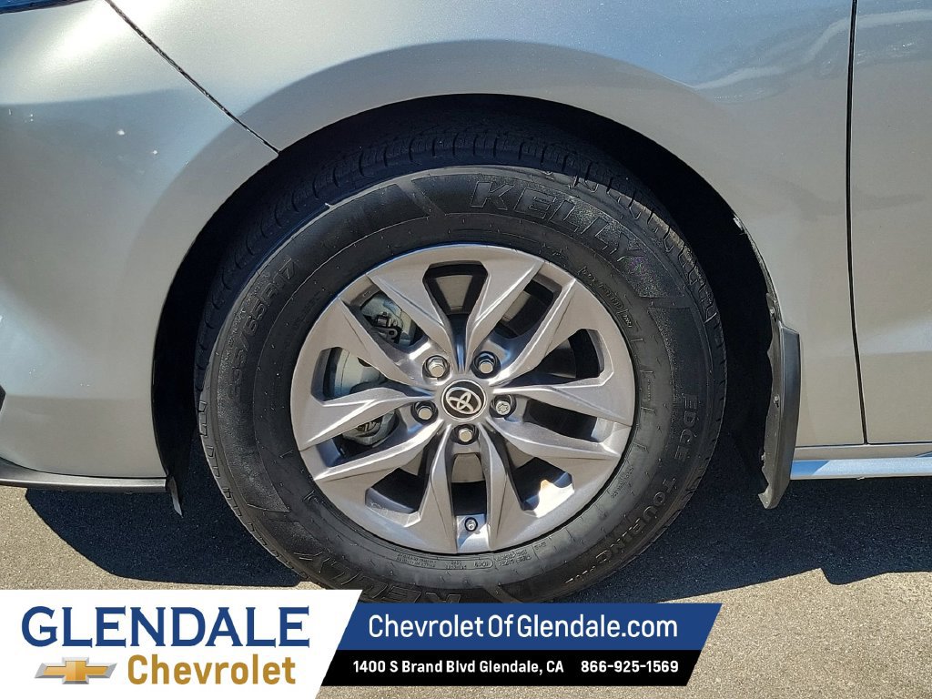 Used 2023 Toyota Sienna LE FWD image 10