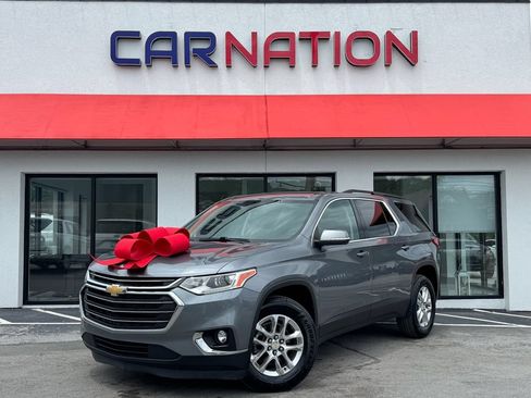 Used 2021 Chevrolet Traverse LT FWD image 2