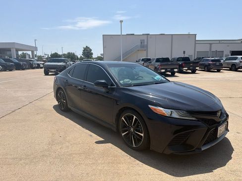 Used 2020 Toyota Camry XSE w/ Driver Assist Package FWD image 3