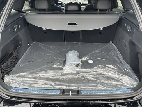 New 2025 Mercedes-Benz GLC 300 4MATIC image 11