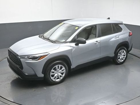 Used 2023 Toyota Corolla Cross L image 42