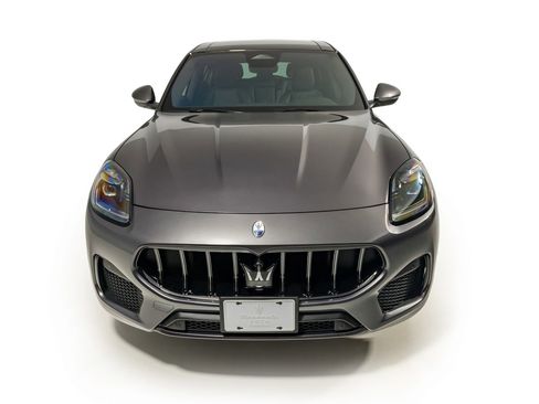 Used 2024 Maserati Grecale GT image 3