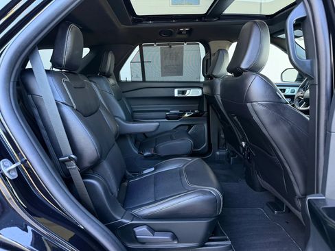Used 2023 Ford Explorer ST w/ Equipment Group 401A AWD/4WD image 16