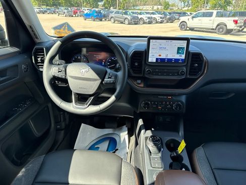 Used 2024 Ford Bronco Sport Outer Banks w/ Tech Package AWD/4WD image 6