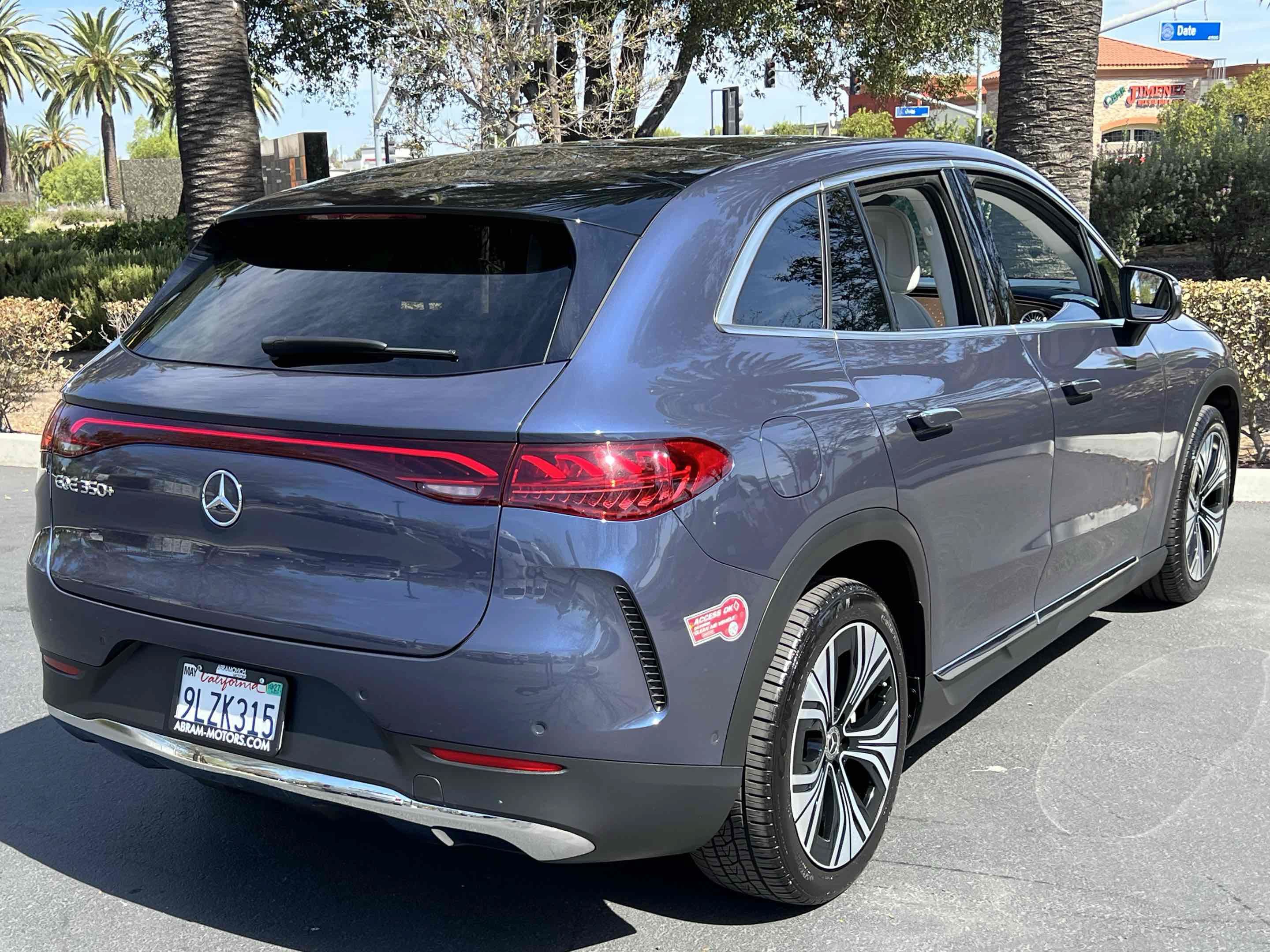 Used 2023 Mercedes-Benz EQE 350+ SUV w/ Exclusive Trim Package image 17