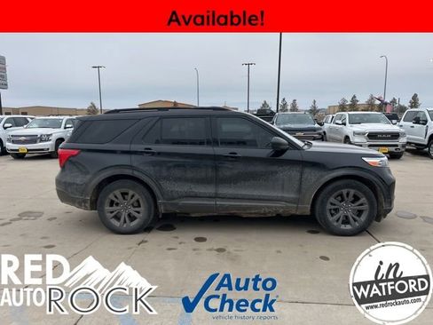 Used 2021 Ford Explorer XLT w/ Equipment Group 202A image 3