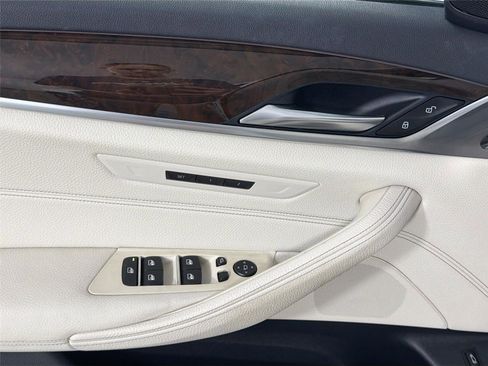 Used 2017 BMW 530i RWD image 17