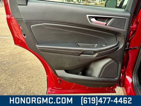 Used 2024 Ford Edge Titanium image 18