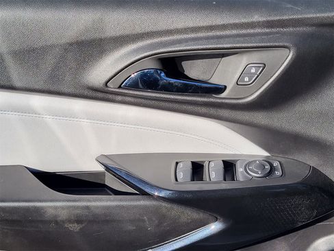 Used 2025 Chevrolet Trax LT w/ LT Convenience Package image 23